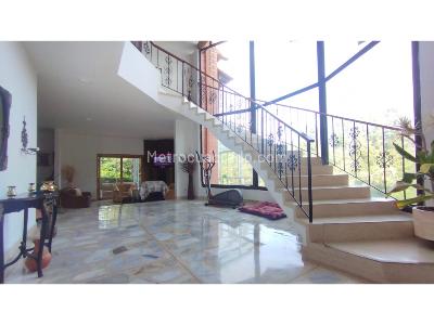 Casa de 3 alcobas en venta en Alto Del Escobero, Envigado, 460 m² · foto 4 de 20