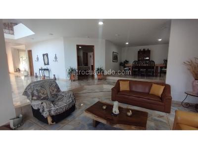 Casa de 3 alcobas en venta en Alto Del Escobero, Envigado, 460 m² · foto 8 de 20