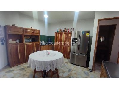 Casa de 3 alcobas en venta en Alto Del Escobero, Envigado, 460 m² · foto 9 de 20