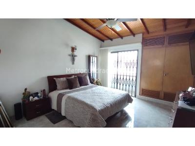 Casa de 4 alcobas en venta en Belen Malibu, Medellín, 250 m² · foto 17 de 19