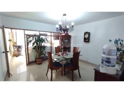 Casa de 4 alcobas en venta en Belen Malibu, Medellín, 250 m² · foto 2 de 19