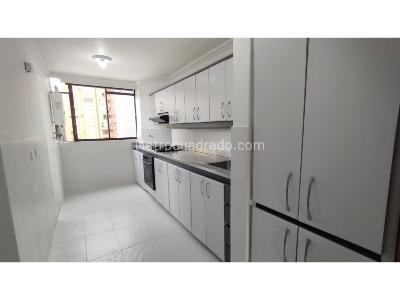 Apartamento de 3 alcobas en venta en Loma De Los Gonzalez, Medellín, 127 m² · foto 9 de 19