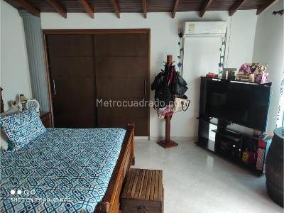 Casa de 3 alcobas en venta en Las Antillas, Envigado, 267 m² · foto 11 de 15