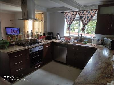 Casa de 3 alcobas en venta en Las Antillas, Envigado, 267 m² · foto 2 de 15