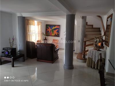 Casa de 3 alcobas en venta en Las Antillas, Envigado, 267 m² · foto 6 de 15