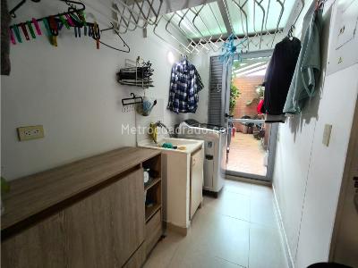 Apartamento de 3 alcobas en venta en Loma El Escobero, Envigado, 114 m² · foto 3 de 20