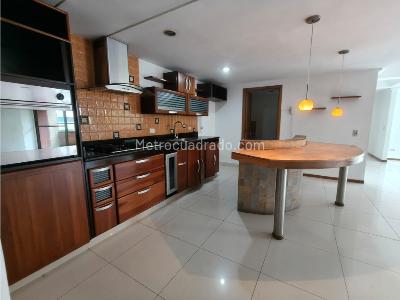 Apartamento de 2 alcobas en venta en Las Lomitas, Sabaneta, 125 m² · foto 2 de 20