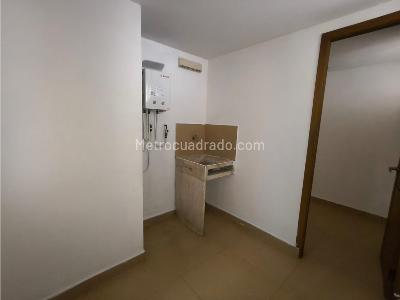 Apartamento de 2 alcobas en venta en Las Lomitas, Sabaneta, 125 m² · foto 3 de 20