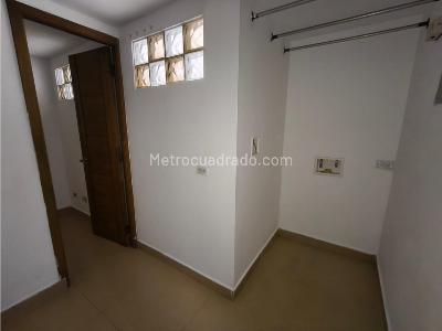 Apartamento de 2 alcobas en venta en Las Lomitas, Sabaneta, 125 m² · foto 5 de 20