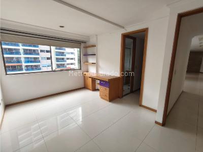 Apartamento de 2 alcobas en venta en Las Lomitas, Sabaneta, 125 m² · foto 16 de 20