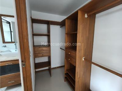 Apartamento de 2 alcobas en venta en Las Lomitas, Sabaneta, 125 m² · foto 18 de 20