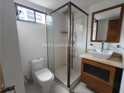 Apartamento de 2 alcobas en venta en Las Lomitas, Sabaneta, 125 m² · foto 19 de 20