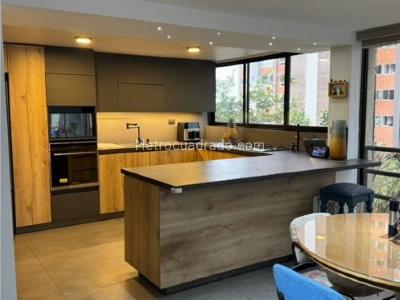Casa de 4 alcobas en venta en El Tesoro, Medellín, 248 m² · foto 2 de 20