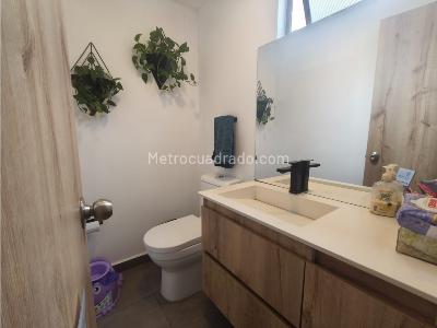 Casa de 4 alcobas en venta en El Tesoro, Medellín, 248 m² · foto 8 de 20