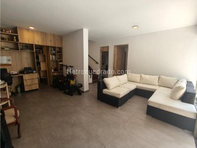 Casa de 4 alcobas en venta en El Tesoro, Medellín, 248 m² · foto 11 de 20