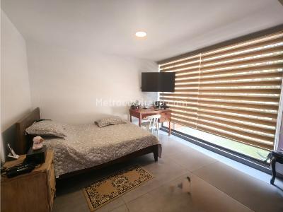 Casa de 4 alcobas en venta en El Tesoro, Medellín, 248 m² · foto 13 de 20