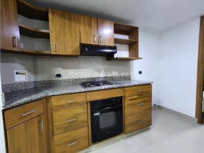 Apartamento de 3 alcobas en venta en Las Lomitas, Sabaneta, 111 m² · foto 2 de 20