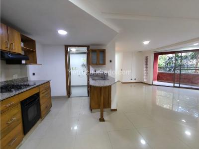 Apartamento de 3 alcobas en venta en Las Lomitas, Sabaneta, 111 m² · foto 3 de 20