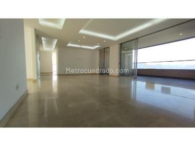 Apartamento de 3 alcobas en venta en El Tesoro, Medellín, 220 m² · foto 4 de 20