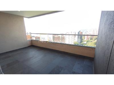 Apartamento de 3 alcobas en venta en El Tesoro, Medellín, 220 m² · foto 5 de 20