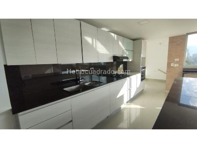 Apartamento de 3 alcobas en venta en El Tesoro, Medellín, 220 m² · foto 17 de 20