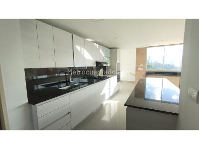Apartamento de 3 alcobas en venta en El Tesoro, Medellín, 220 m² · foto 18 de 20