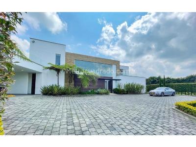 Casa de 5 alcobas en venta en Llanogrande, Rionegro, 560 m² · foto 3 de 20
