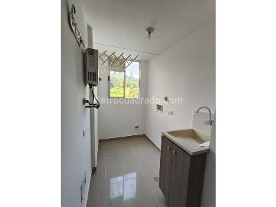 Apartamento de 3 alcobas en venta en Asdesilla, Sabaneta, 72 m² · foto 3 de 18