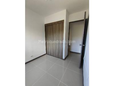 Apartamento de 3 alcobas en venta en Asdesilla, Sabaneta, 72 m² · foto 8 de 18