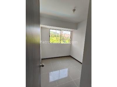 Apartamento de 3 alcobas en venta en Asdesilla, Sabaneta, 72 m² · foto 9 de 18