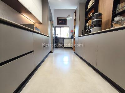 Apartamento de 3 alcobas en venta en El Tesoro, Medellín, 240 m² · foto 11 de 20