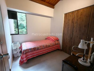Apartamento de 3 alcobas en venta en El Tesoro, Medellín, 240 m² · foto 14 de 20