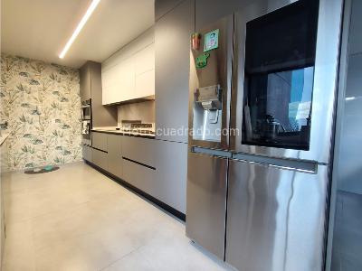 Apartamento de 3 alcobas en venta en El Tesoro, Medellín, 240 m² · foto 17 de 20