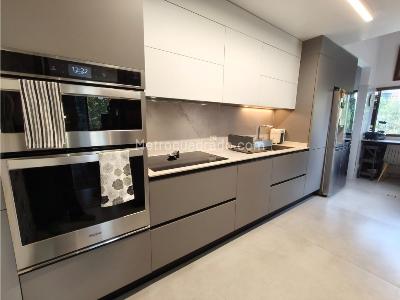 Apartamento de 3 alcobas en venta en El Tesoro, Medellín, 240 m² · foto 9 de 20
