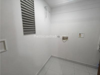 Apartamento de 2 alcobas en venta en Las Lomitas, Sabaneta, 85 m² · foto 8 de 19