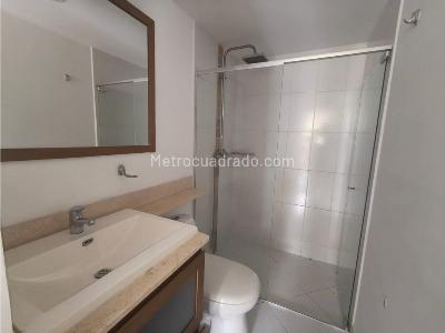 Apartamento de 2 alcobas en venta en Las Lomitas, Sabaneta, 85 m² · foto 13 de 19