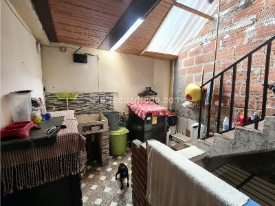 Casa de 5 alcobas en venta en Aranjuez, Medellín, 180 m² · foto 12 de 20