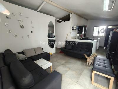 Casa de 5 alcobas en venta en Aranjuez, Medellín, 180 m² · foto 17 de 20
