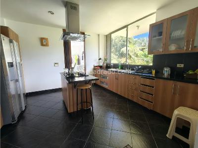Casa de 4 alcobas en venta en Loma El Escobero, Envigado, 350 m² · foto 11 de 20