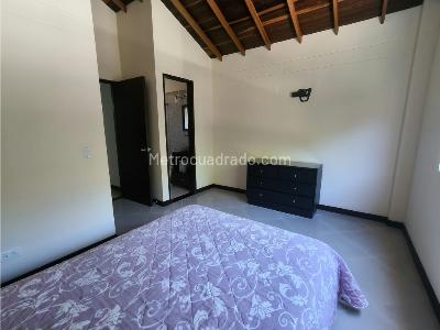 Casa de 4 alcobas en venta en Loma El Escobero, Envigado, 350 m² · foto 16 de 20