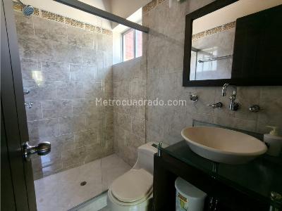 Casa de 4 alcobas en venta en Loma El Escobero, Envigado, 350 m² · foto 18 de 20
