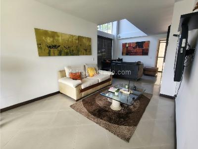 Casa de 4 alcobas en venta en Loma El Escobero, Envigado, 350 m² · foto 8 de 20
