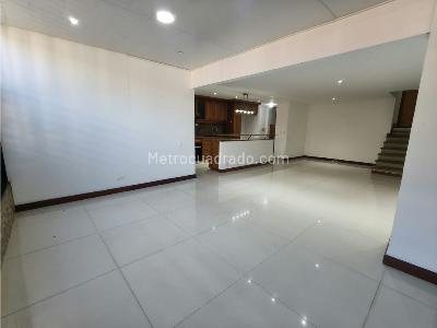 Casa en arriendo en Las Palmas, Medellín · foto 2 de 20