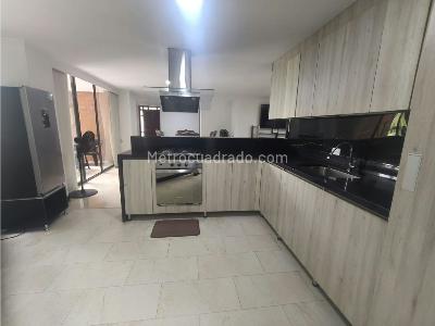 Casa de 5 alcobas en venta en Ces, Medellín, 480 m² · foto 5 de 20