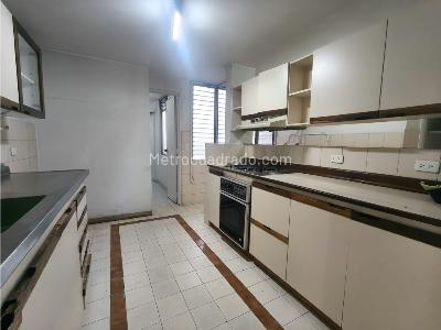 Apartamento de 3 alcobas en venta en Conquistadores, Medellín, 120 m² · foto 3 de 20