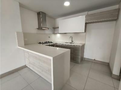 Apartamento de 3 alcobas en arriendo en Loma De Los Mesa, Envigado, 98 m² · foto 9 de 20