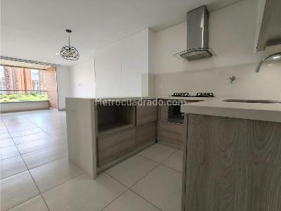 Apartamento de 3 alcobas en arriendo en Loma De Los Mesa, Envigado, 98 m² · foto 11 de 20