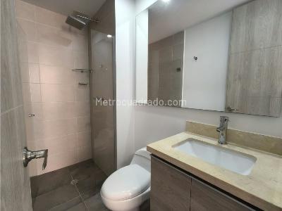 Apartamento de 3 alcobas en arriendo en Loma De Los Mesa, Envigado, 98 m² · foto 18 de 20