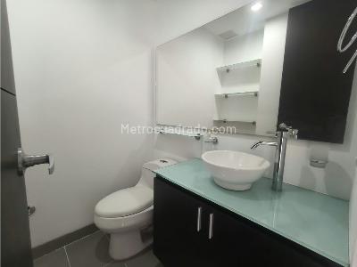 Apartamento de 3 alcobas en venta en Loma De Las Brujas, Envigado, 106 m² · foto 15 de 20