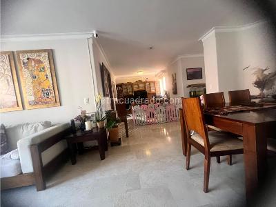 Apartamento de 3 alcobas en venta en Laureles, Medellín, 155 m² · foto 3 de 20
